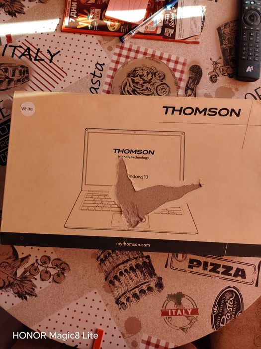 Лаптоп Thomson 14"