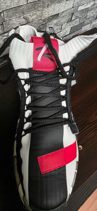 Продавам маратонки Off-White Fashion в много добро състояние.