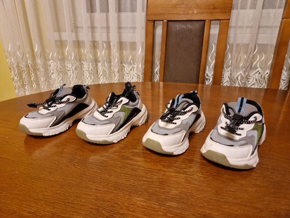 Adidasi / tenisi gemeni, mărimea 22/23 RESERVED