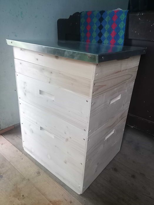 Stup nou de albine de vânzare