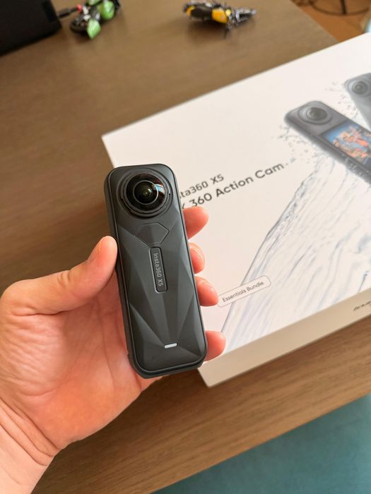 Insta360 X5 Essential full kit