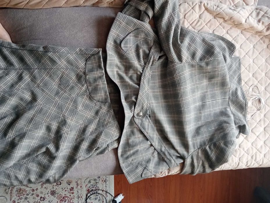 Продам клетчатый костюм тройка