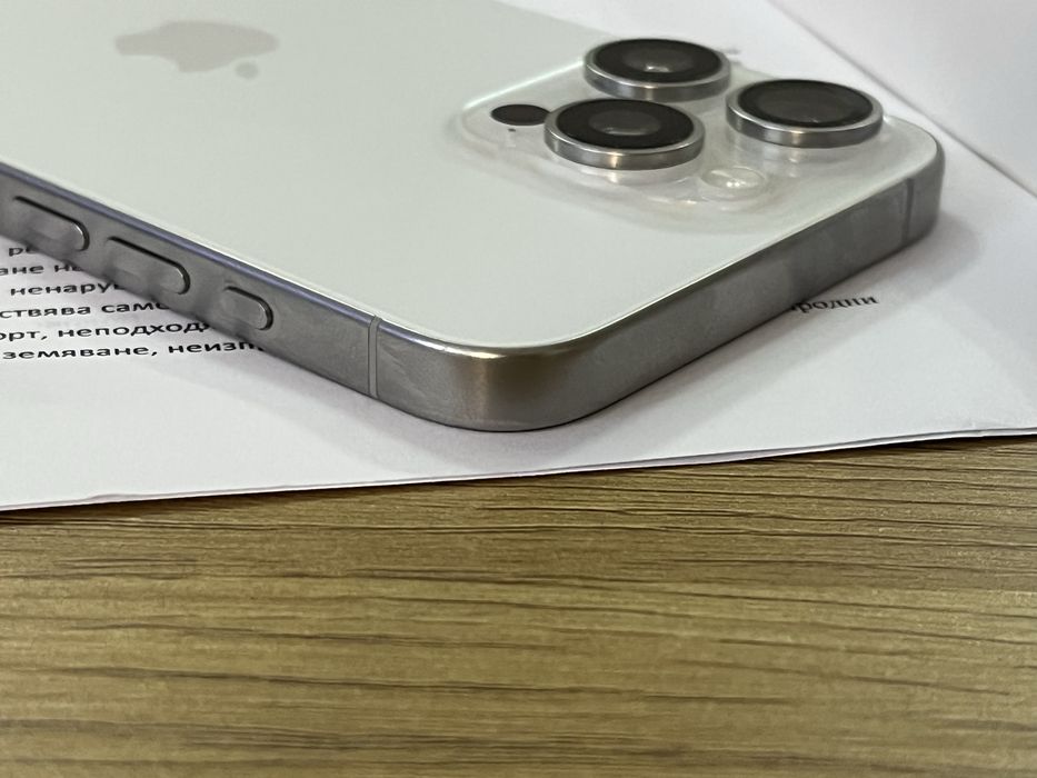 Бартер като нов iPhone 15 pro max 256gb 94% white titanium