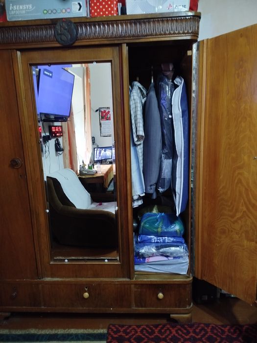 Продается платяной шкаф
