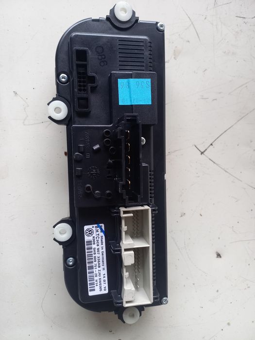 Управление климатроник Golf 6