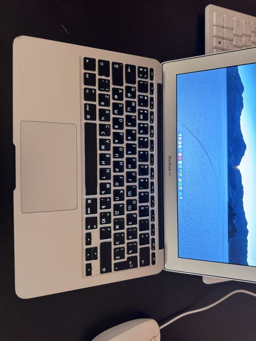 Macbook air 11дюймов