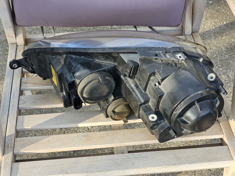 Far dreapta Xenon Golf 5 / Jetta