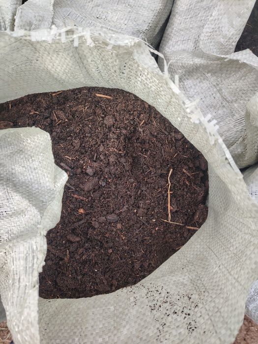 Чернозём в мешках