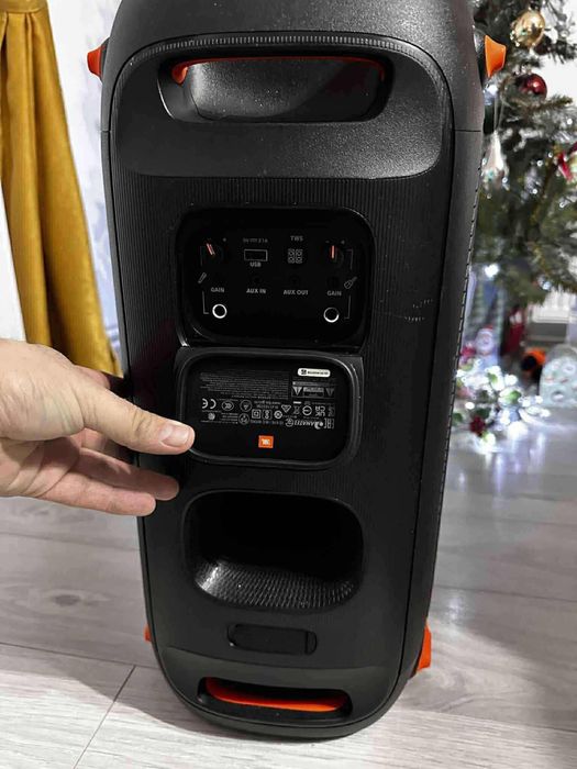Vand boxa jbl 110