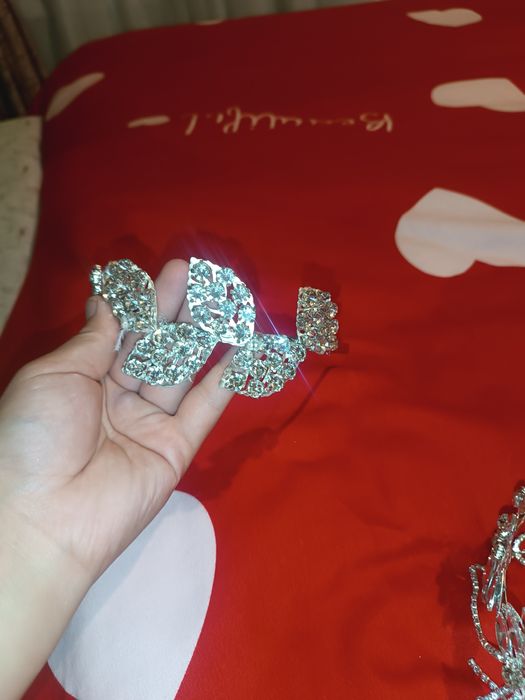 Toshli diademalar