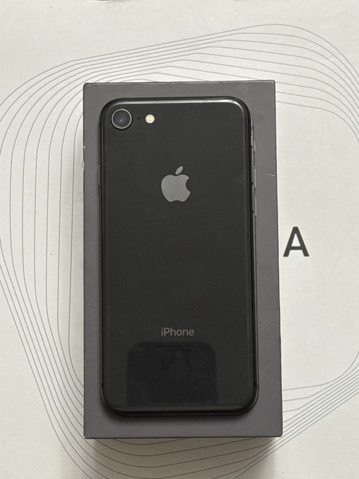 iPhone 8 128 GB BLACK