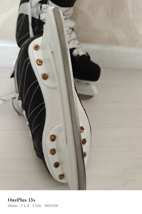 Продам коньки хоккейные