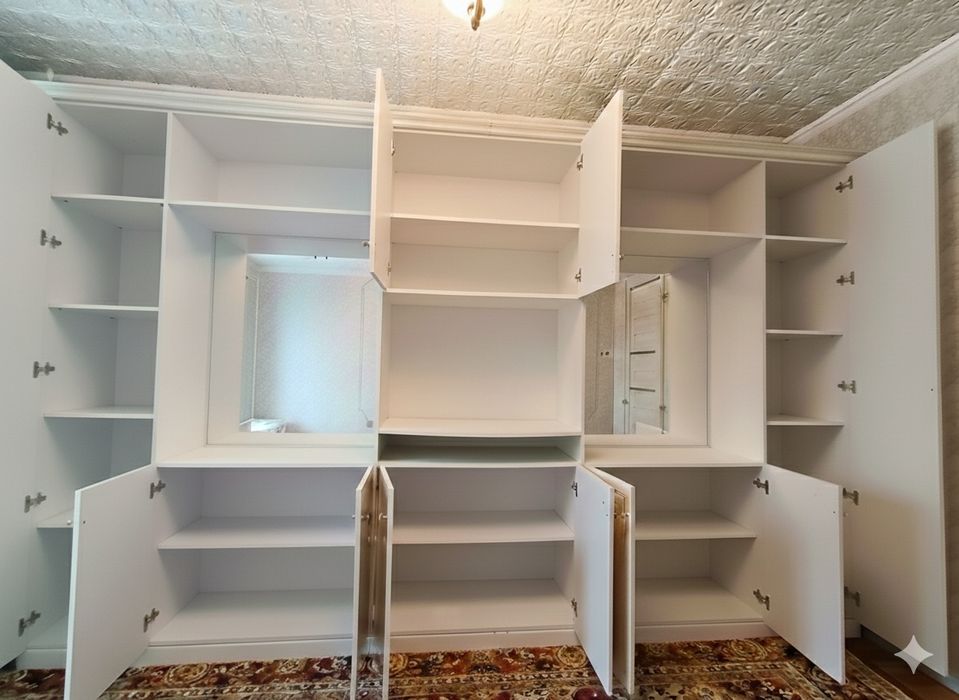 Шкаф  продаеться