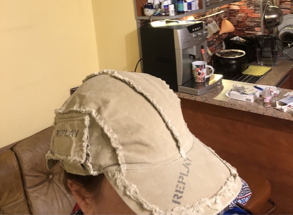 Шапка с козирка”REPLAY”