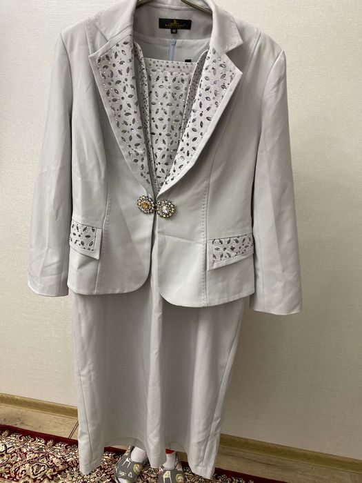 Продам шикарное платье двойка!