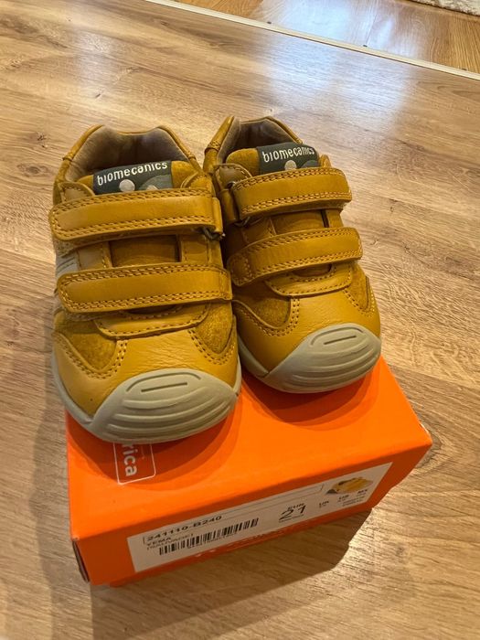 Papuci Biomecanics-adidasi marimea 21