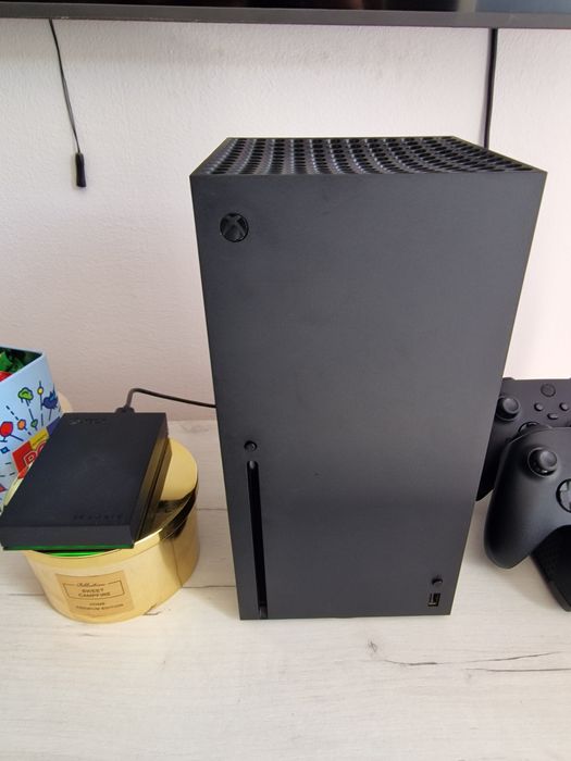 Consola Xbox Series X 1TB SSD, Controller Original, Cablu HDMI