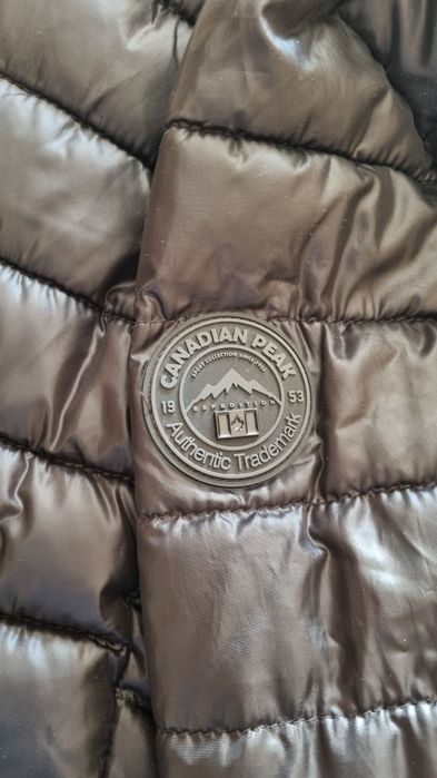 Зимно яке за момиче Canadian Peak ,черно,леко,топло, 12-13 години