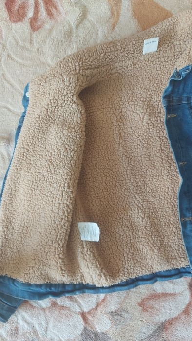 Продам утеплённую джинсовая куртку