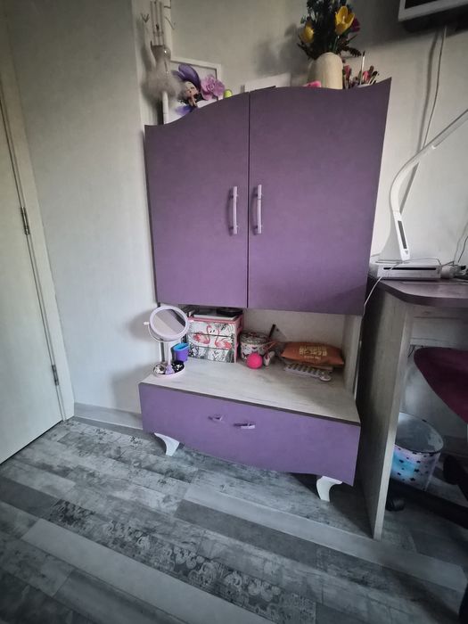 Детска лилава стая,легло,гардероб,бюро,стол и скрин ,разт.фотьойл.