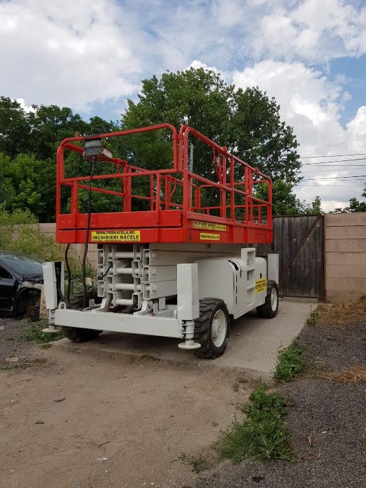 Inchiriem nacela cu brat diesel 4x4 de santier 12 m 16 m 18 m electric