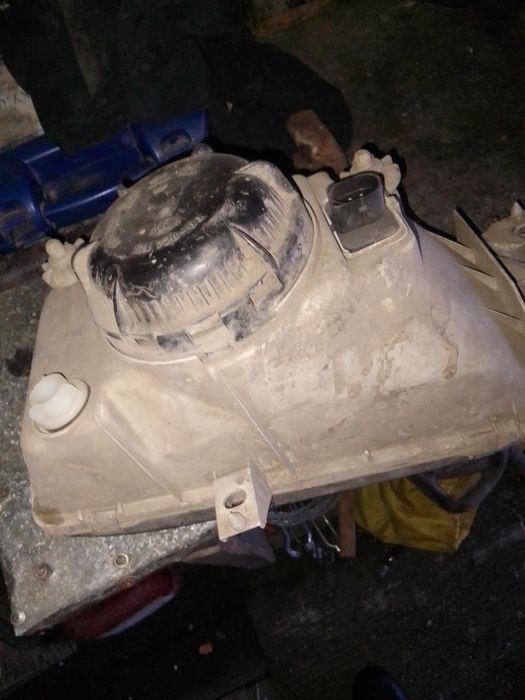 Пердни фара в заборе