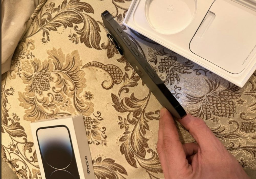 Vand schimb iPhone 14 pro 256 gb impecabil