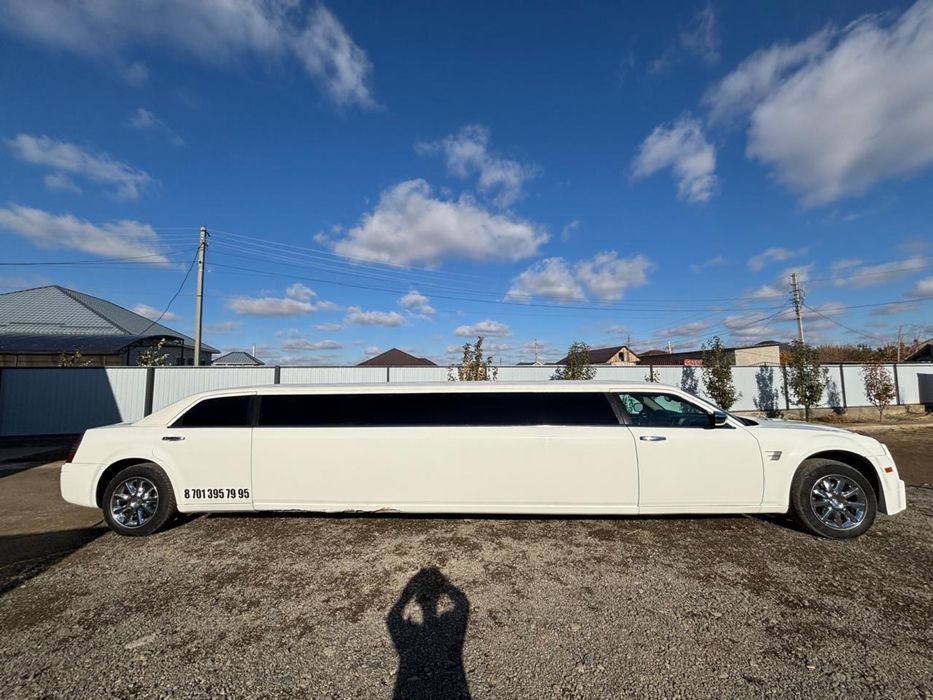 Продам Лимузин в стиле Rolls Royse!