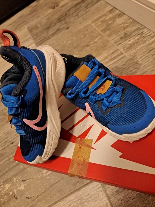 Маратонки Nike 22