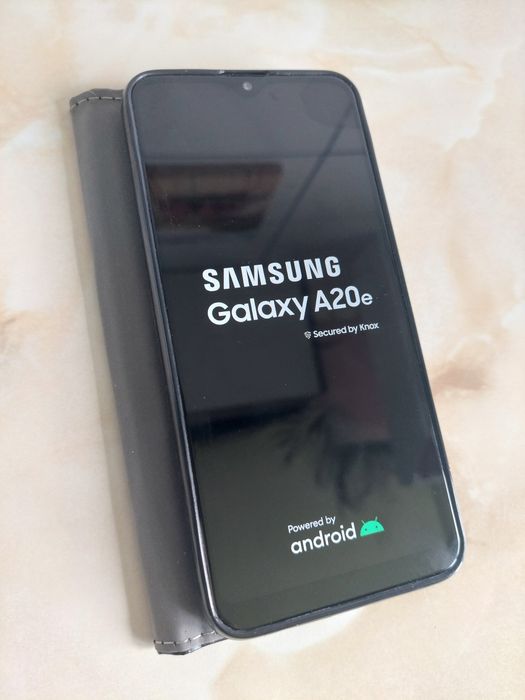 Vând Samsung Galaxy A20e albastru [impecabil] + husă BONUS //poze reale