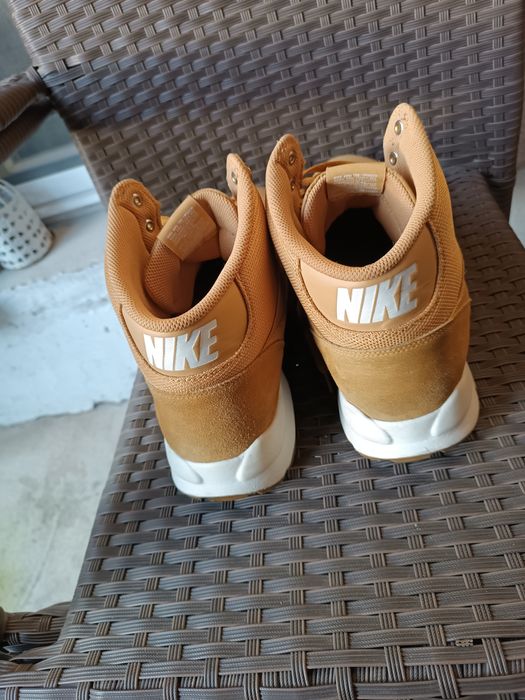 Продавам обувки Nike
