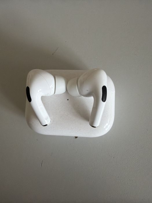 AirPods Pro в хорошем состаянии
