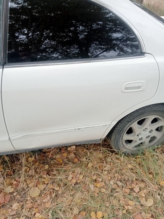 Продам машину Toyota Chaser