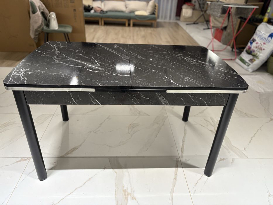 Продавам Трапезна маса разтегателна