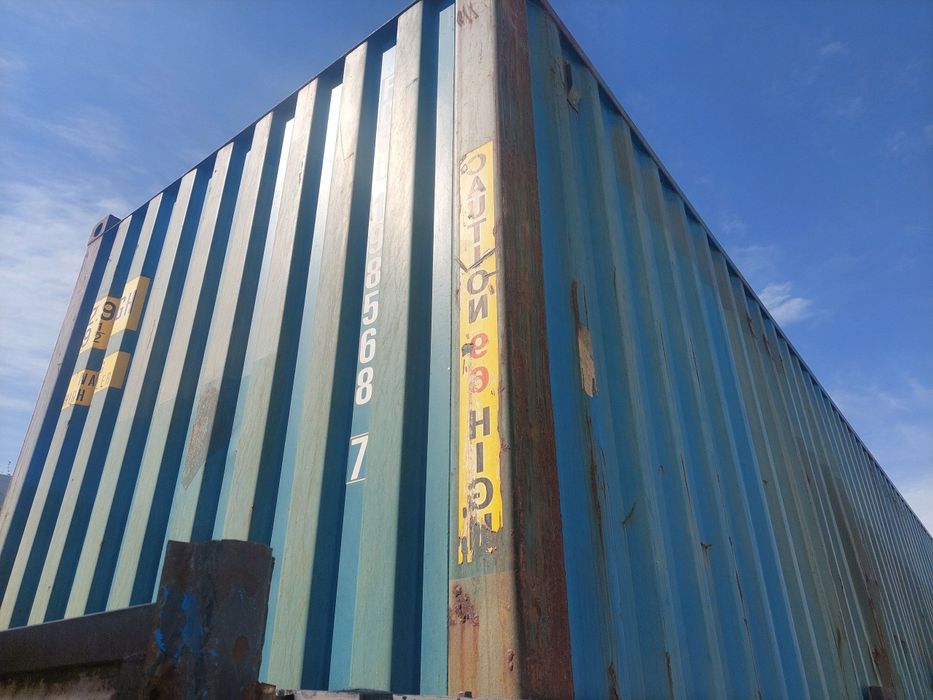 Konteyner SOTILADI 1600$