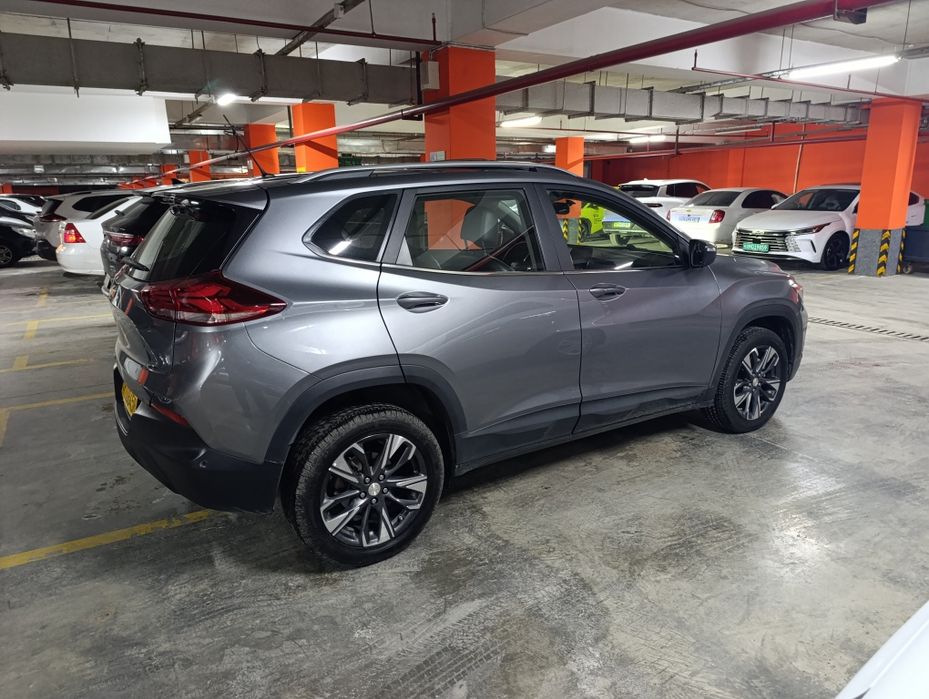 Srocna sotiladi tracker 2 premier full panaramali lukli ideal