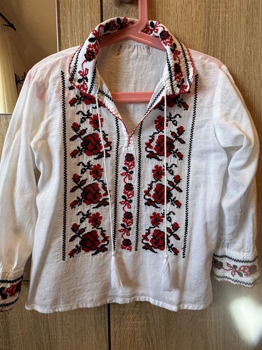 Camasa traditionala baieti 3-4 ani, cu motiv floral rosu
