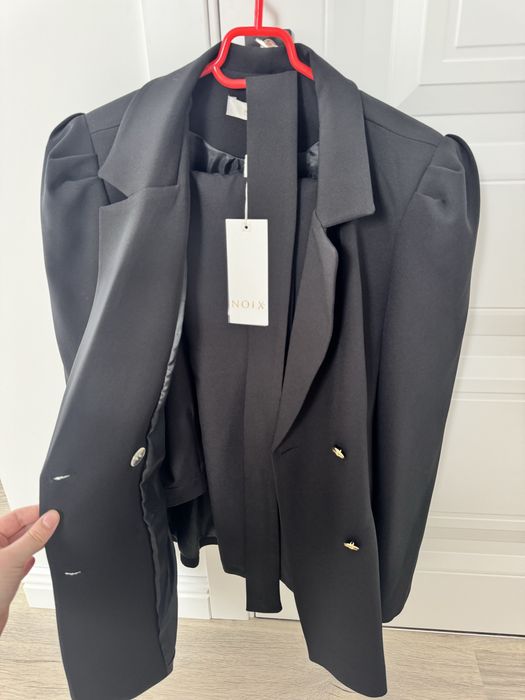 Costum complet marimea 40