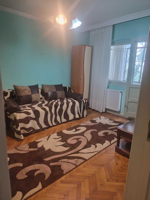 Inchiriez apartament
