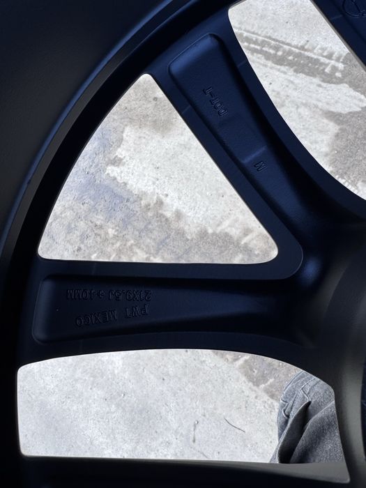 Jante originale Tesla Model S 21”,doua dimensiuni , mai late pe spate