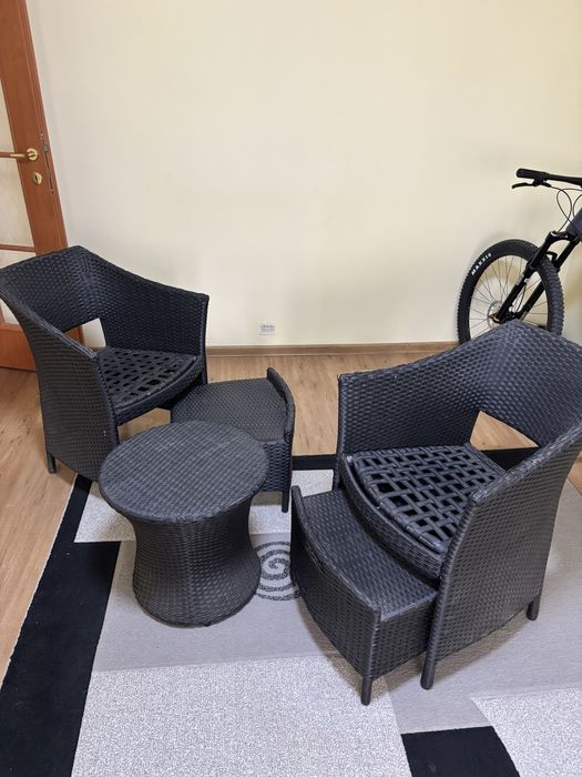 Scaune cu masuta de vanzare