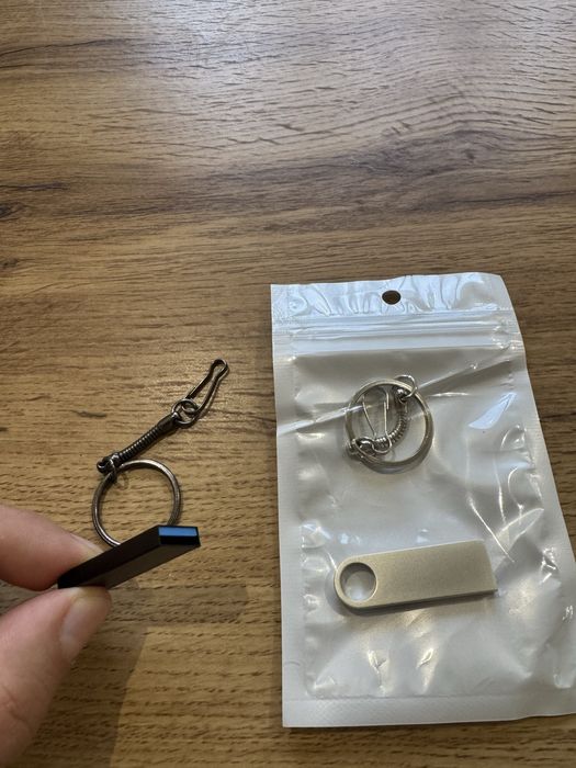 USB Флашки 32GB / 1TB