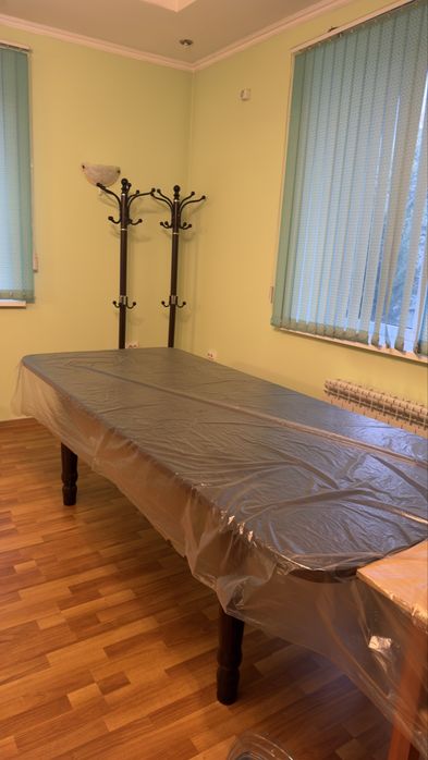 Продам стол в количестве три штуки