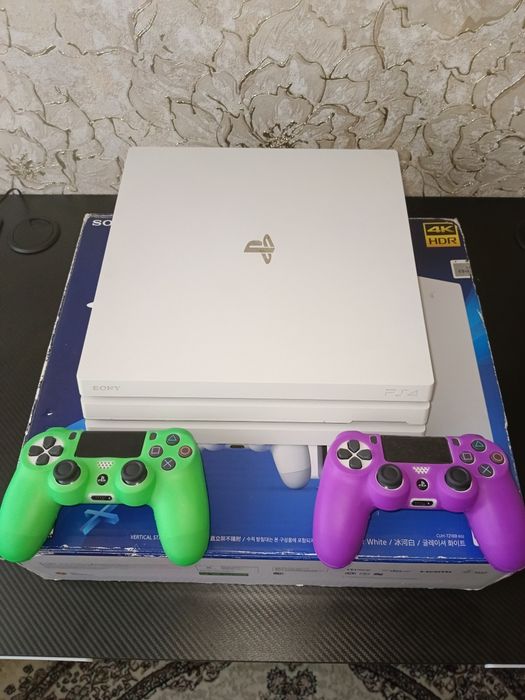 PlayStation 4 Pro Sotiladi