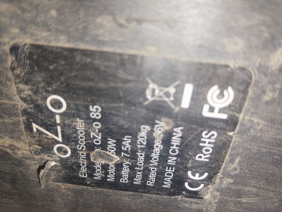 Trotinetă electrică OZO OZ-85 pentru piese / defectă E5
