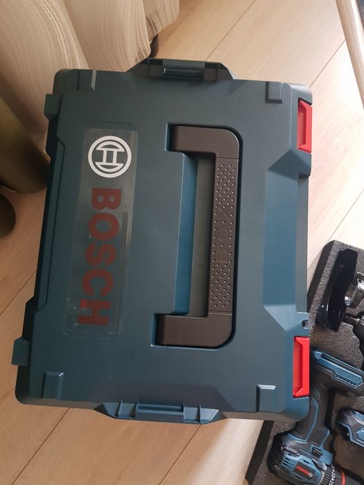 Bosch box ichida 4ta asbob,2ta akkumlyator,1 zaryadlagich