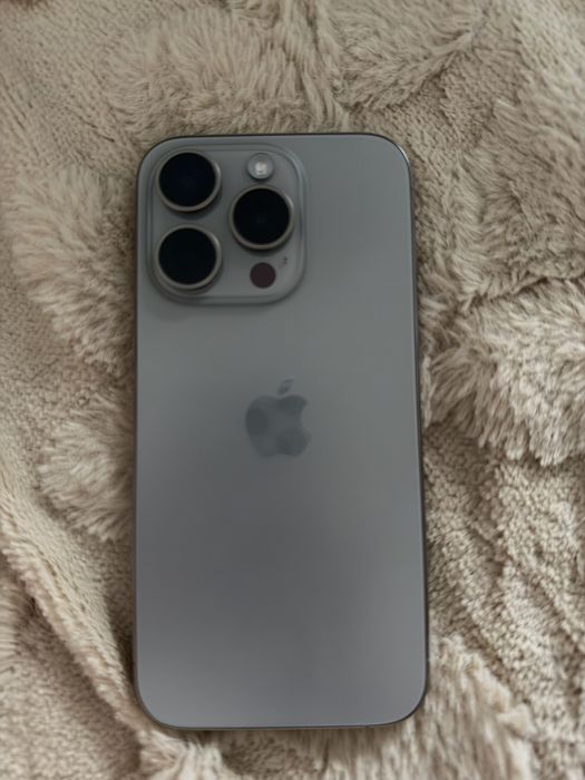 Продам Iphone 15 Pro