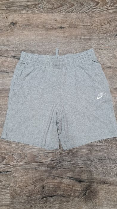 Тениски и къси панталонки Nike