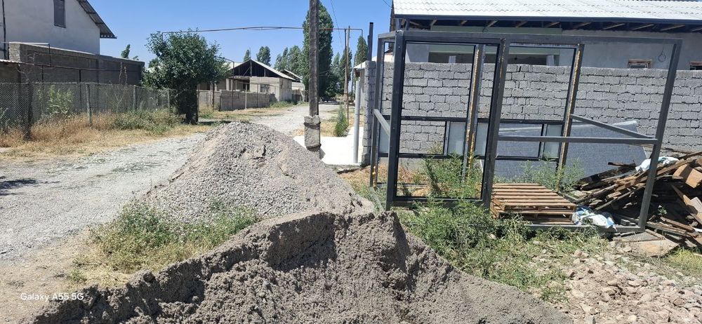 Куйлик катта бозор оркасида авангард  бойкургон  2 сутих срошни сотила