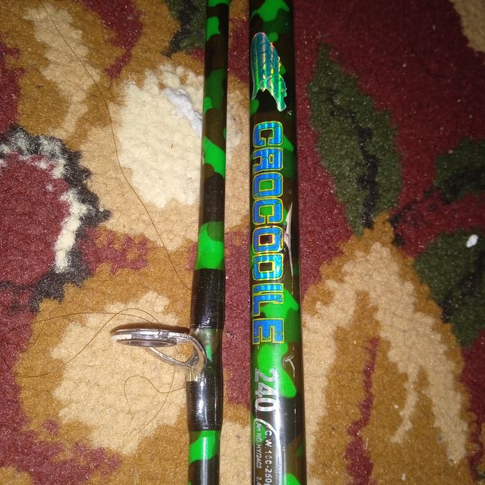 Qarmoq spin sotiladi